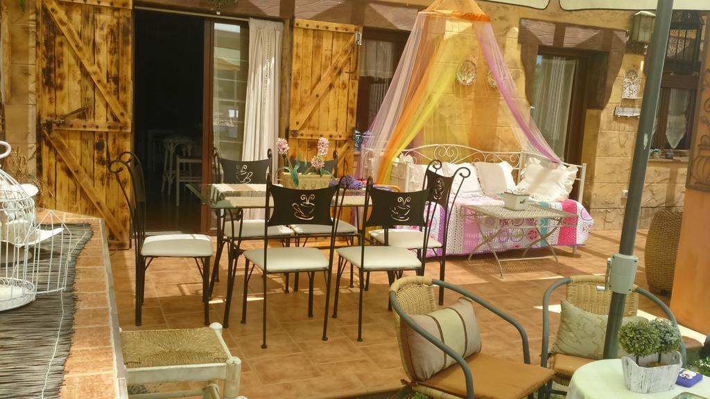 לה זוביה Laurel De La Reina Bed & Breakfast - Boutique מראה חיצוני תמונה