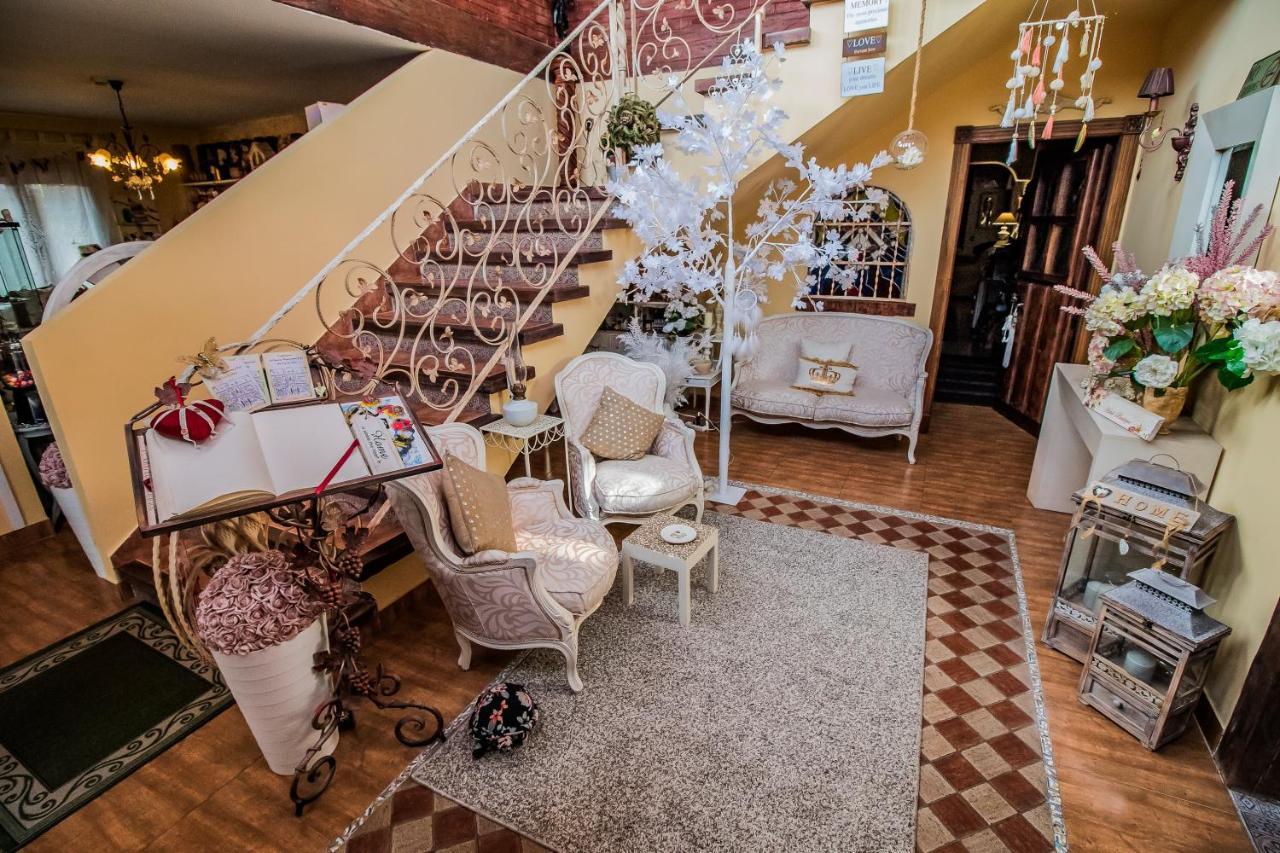לה זוביה Laurel De La Reina Bed & Breakfast - Boutique מראה חיצוני תמונה